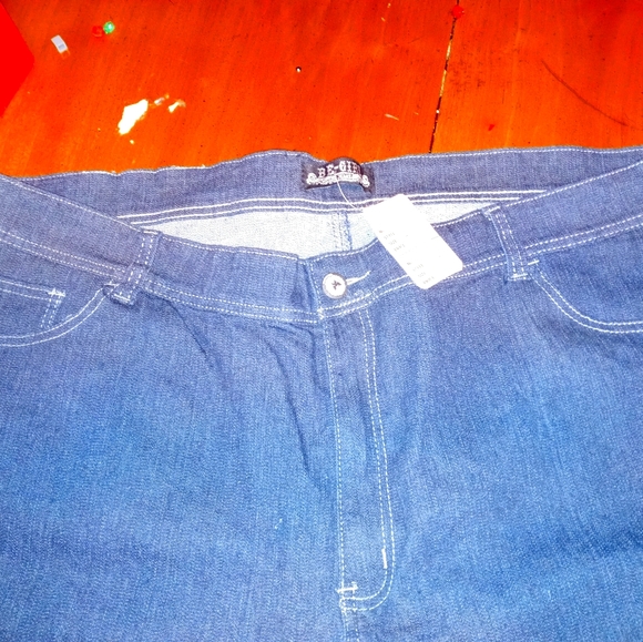 Clothes - Picture 6 of 8